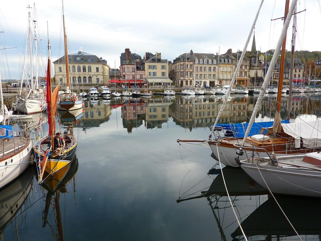 Appartement Du Port De Honfleur Exterior photo