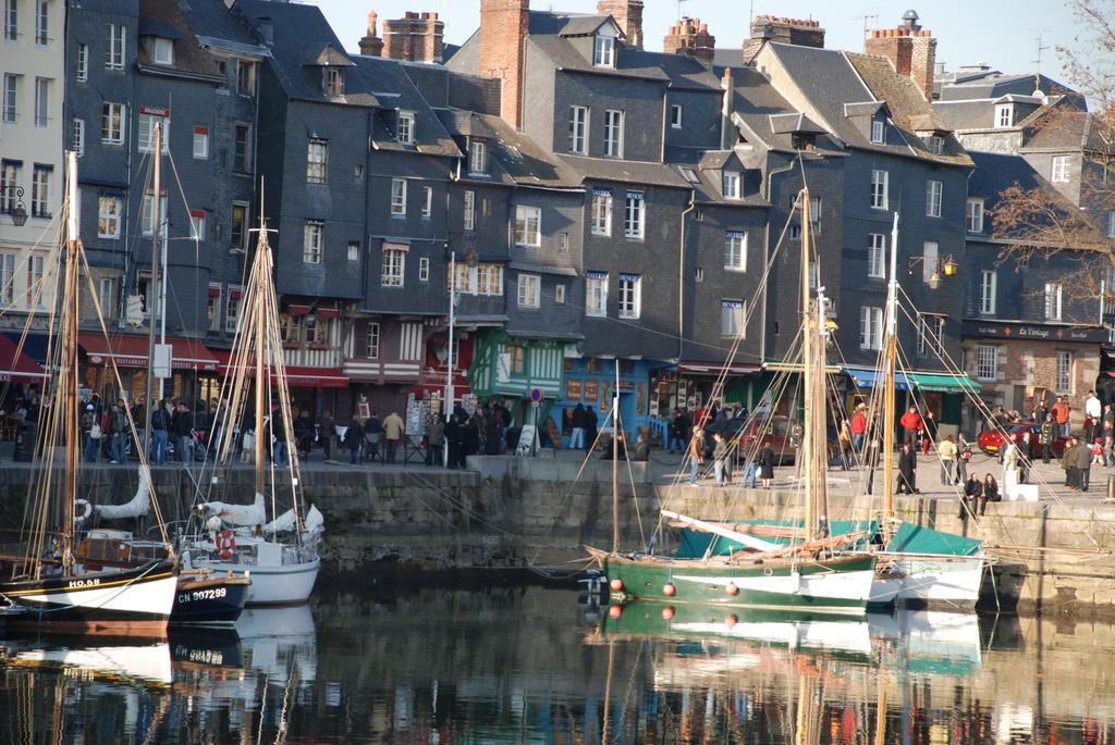 Appartement Du Port De Honfleur Exterior photo